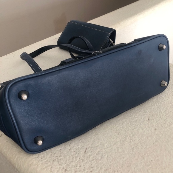 Blue suede coach bag! Great condition! - Picture 8 of 9